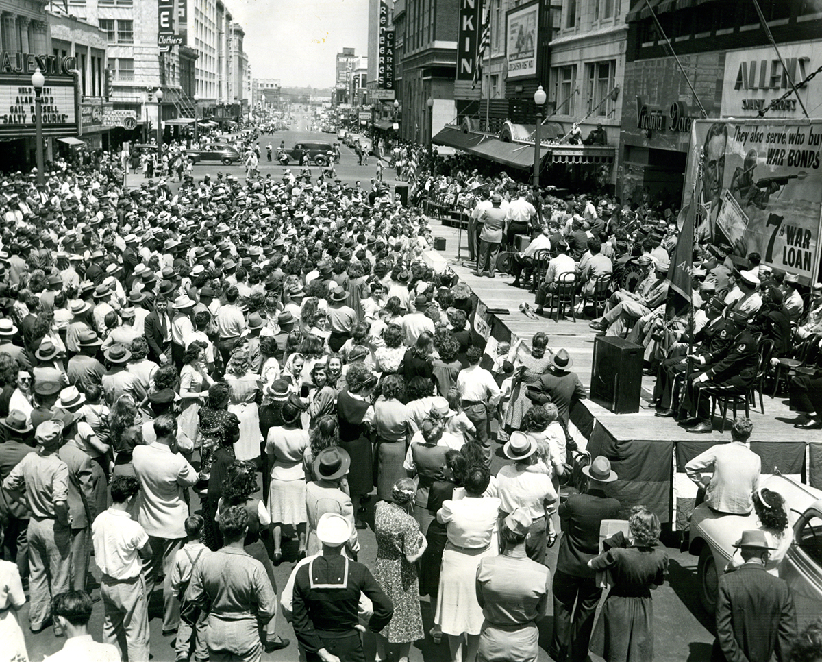 Copy of fig 10.9 War Bond rally in Tulsa during World War II OHS copy