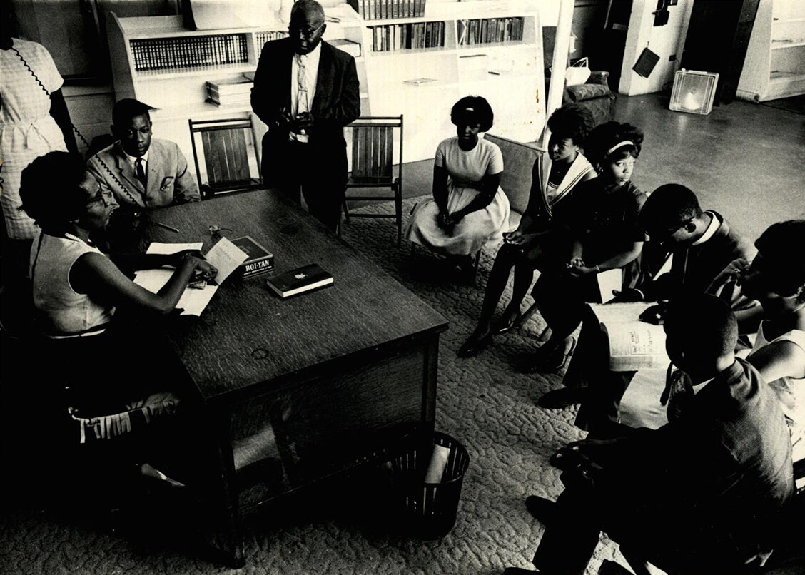 Copy of fig 11.14 Clara Luper with Youth NAACP 1964 copy