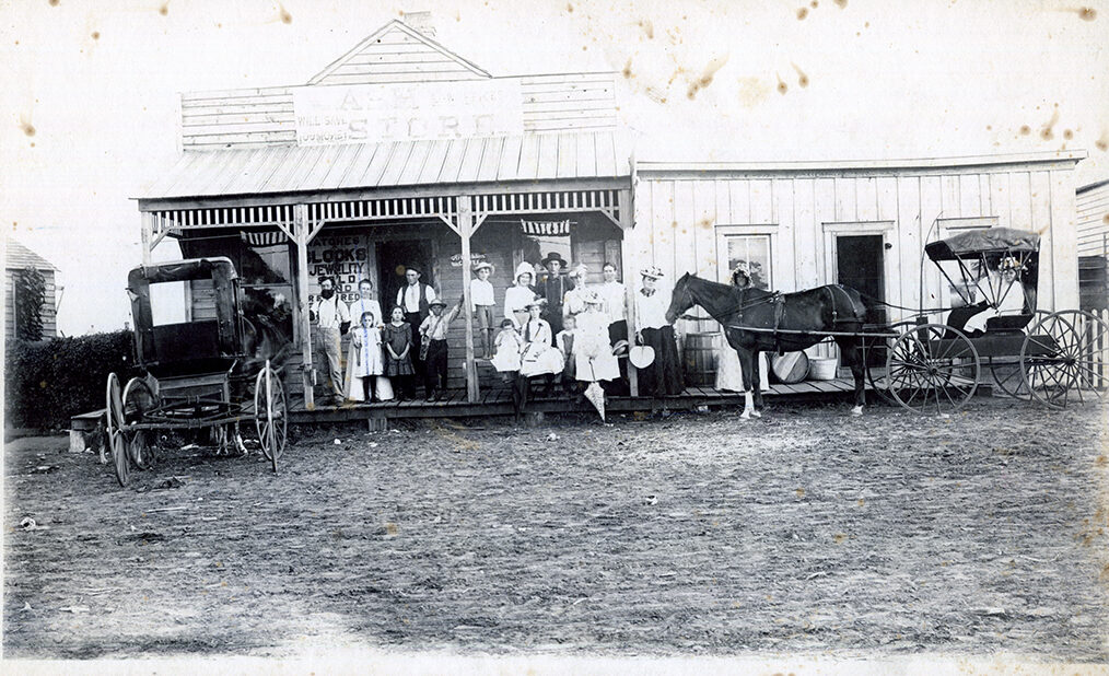 Copy of fig 5.17 A general store in Taloga in Oklahoma Territory around 1903 OHS copy